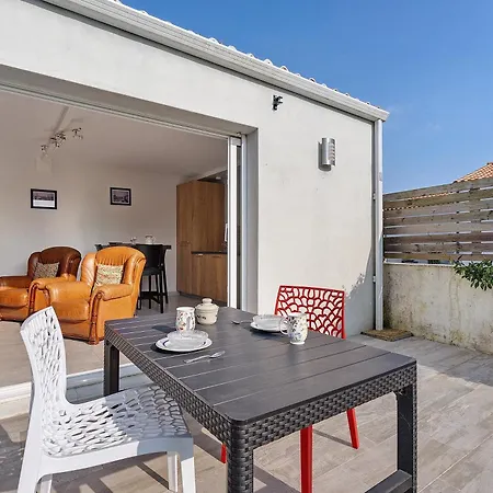 Holiday home Les Libellules Le Perrier
